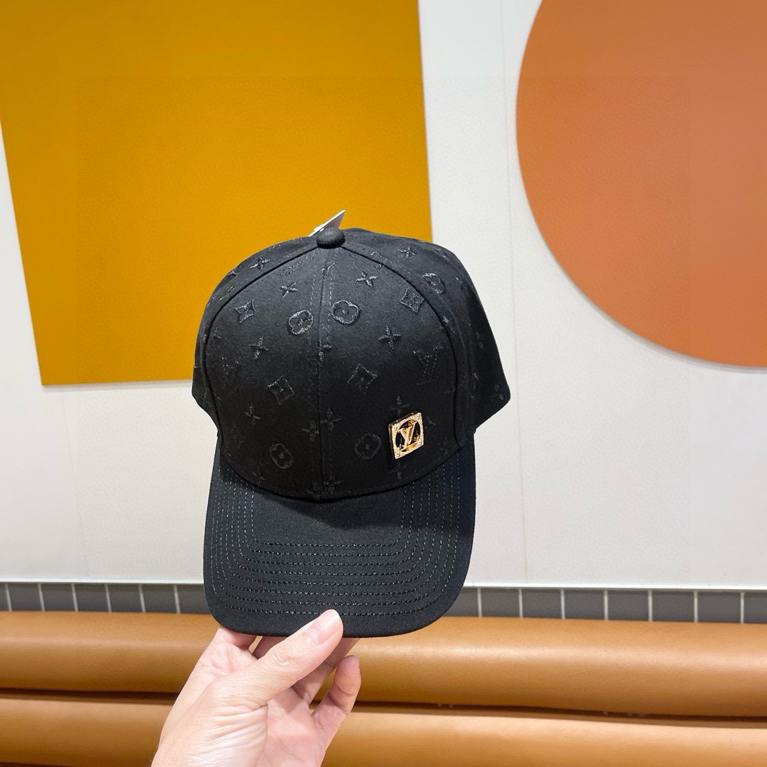  🧢路易威登棒球帽 LouisVuitton😍新款LV棒球帽，重工打造♥️高端大气，百搭款🤗男女通用！跑