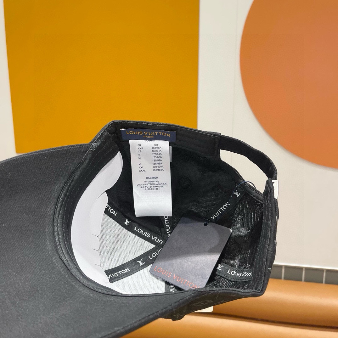  🧢路易威登棒球帽 LouisVuitton😍新款LV棒球帽，重工打造♥️高端大气，百搭款🤗男女通用！跑