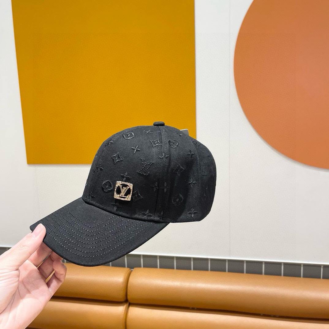  🧢路易威登棒球帽 LouisVuitton😍新款LV棒球帽，重工打造♥️高端大气，百搭款🤗男女通用！跑