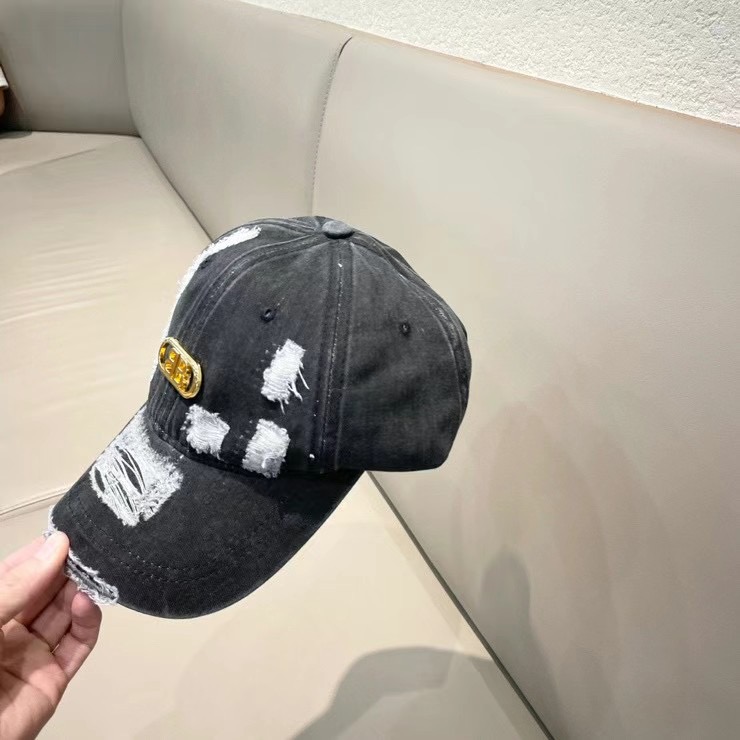  【巴黎世家】2025新款百搭棒球帽，新款出货，大牌出街，搭配衣服超绝！人手必入！