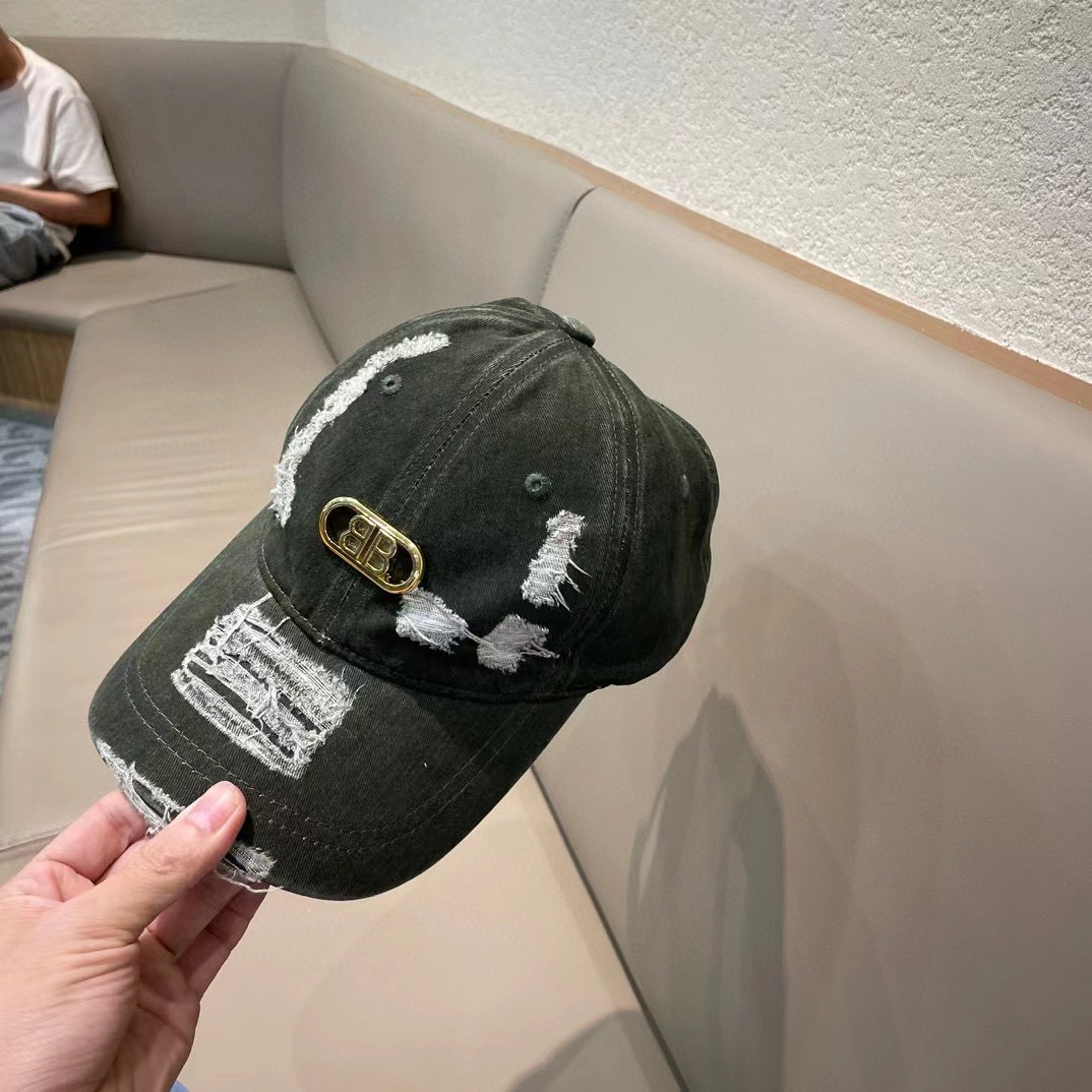  【巴黎世家】2025新款百搭棒球帽，新款出货，大牌出街，搭配衣服超绝！人手必入！