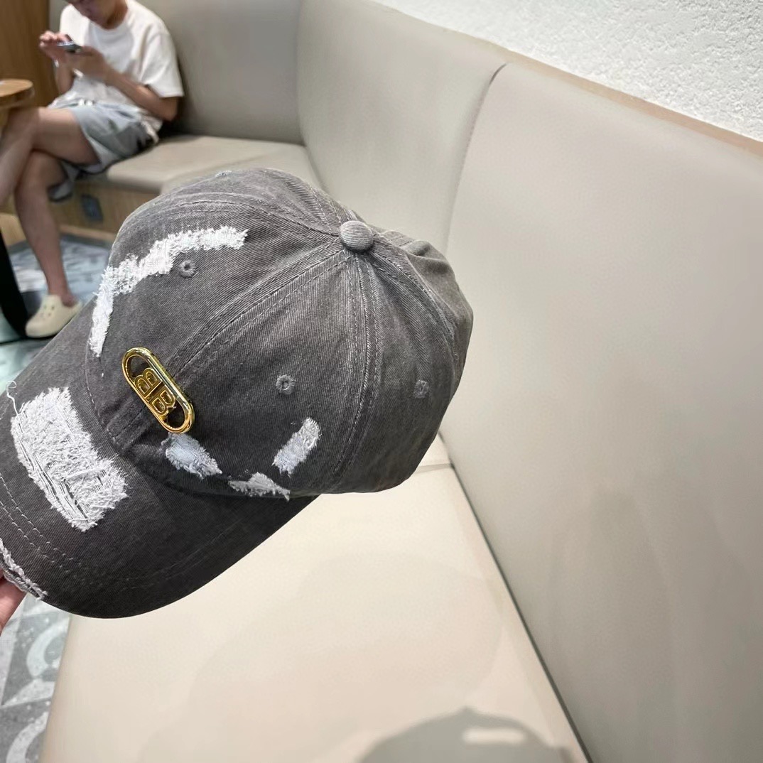  【巴黎世家】2025新款百搭棒球帽，新款出货，大牌出街，搭配衣服超绝！人手必入！