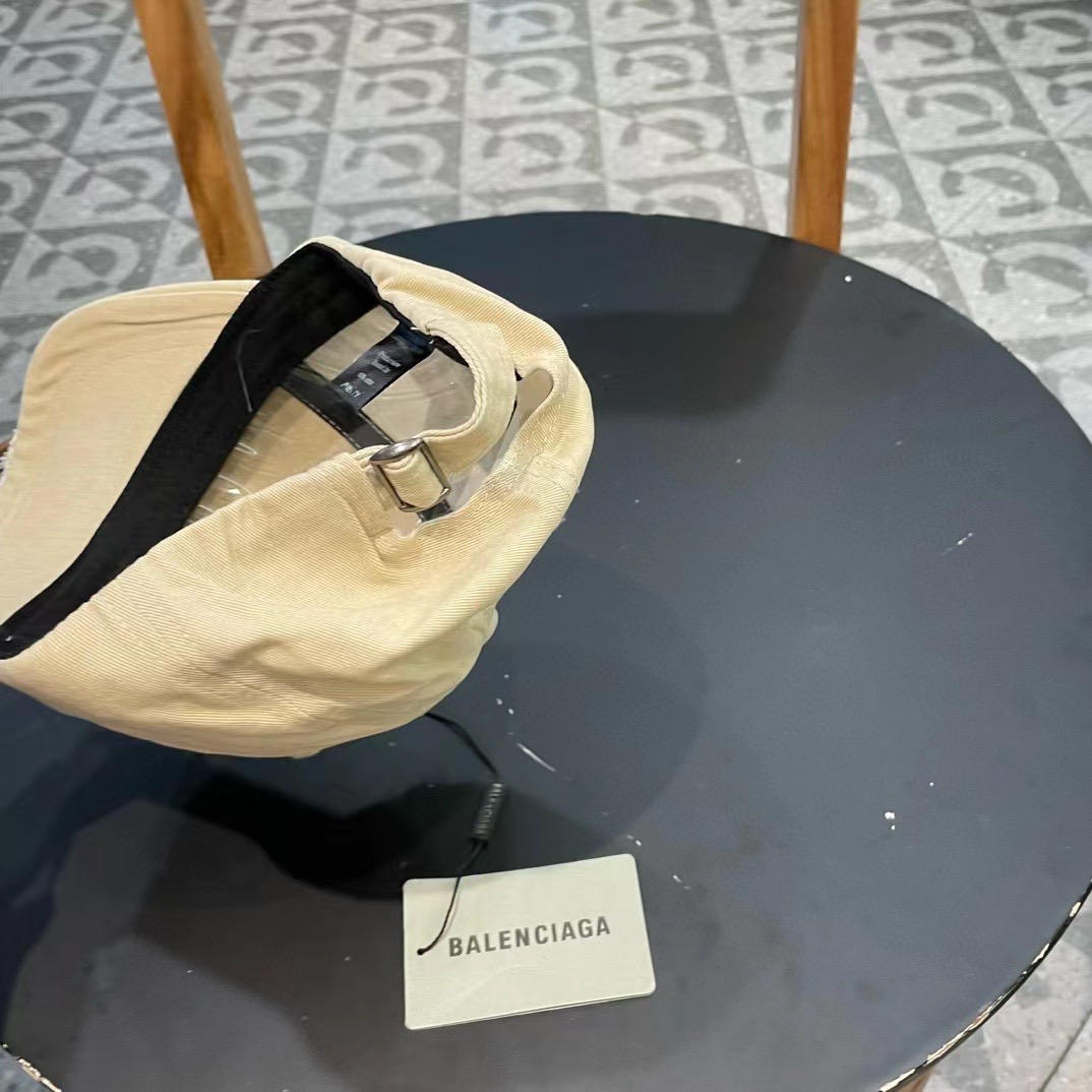  【巴黎世家】2025新款百搭棒球帽，新款出货，大牌出街，搭配衣服超绝！人手必入！