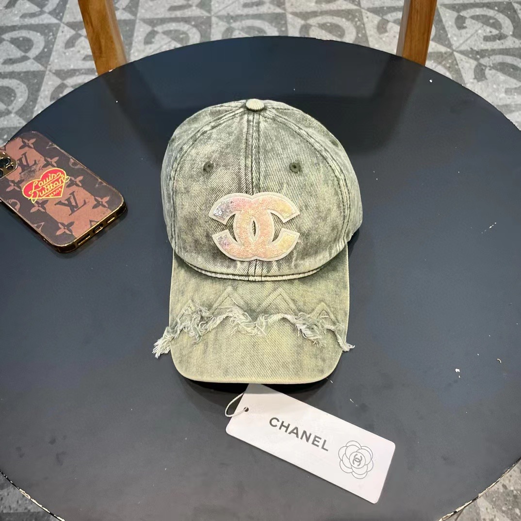 NO:358165,CHANEL Chanel] Denim 2025 new simple style, new series of baseball caps, hot products, big brands synchronized, super easy to match, shipped!  Hat Straw Hat Fisherman Hat Baseball Hat, Hats, Chanel, Chanel, espadrilles, hatsCHANEL香奈儿】牛仔2025新款简约风,新品系列棒球帽,爆款,大牌同步,超好搭配,出货！ 帽子草帽渔夫帽棒球帽,帽子,chanel,chanel,espadrilles,hats,hat