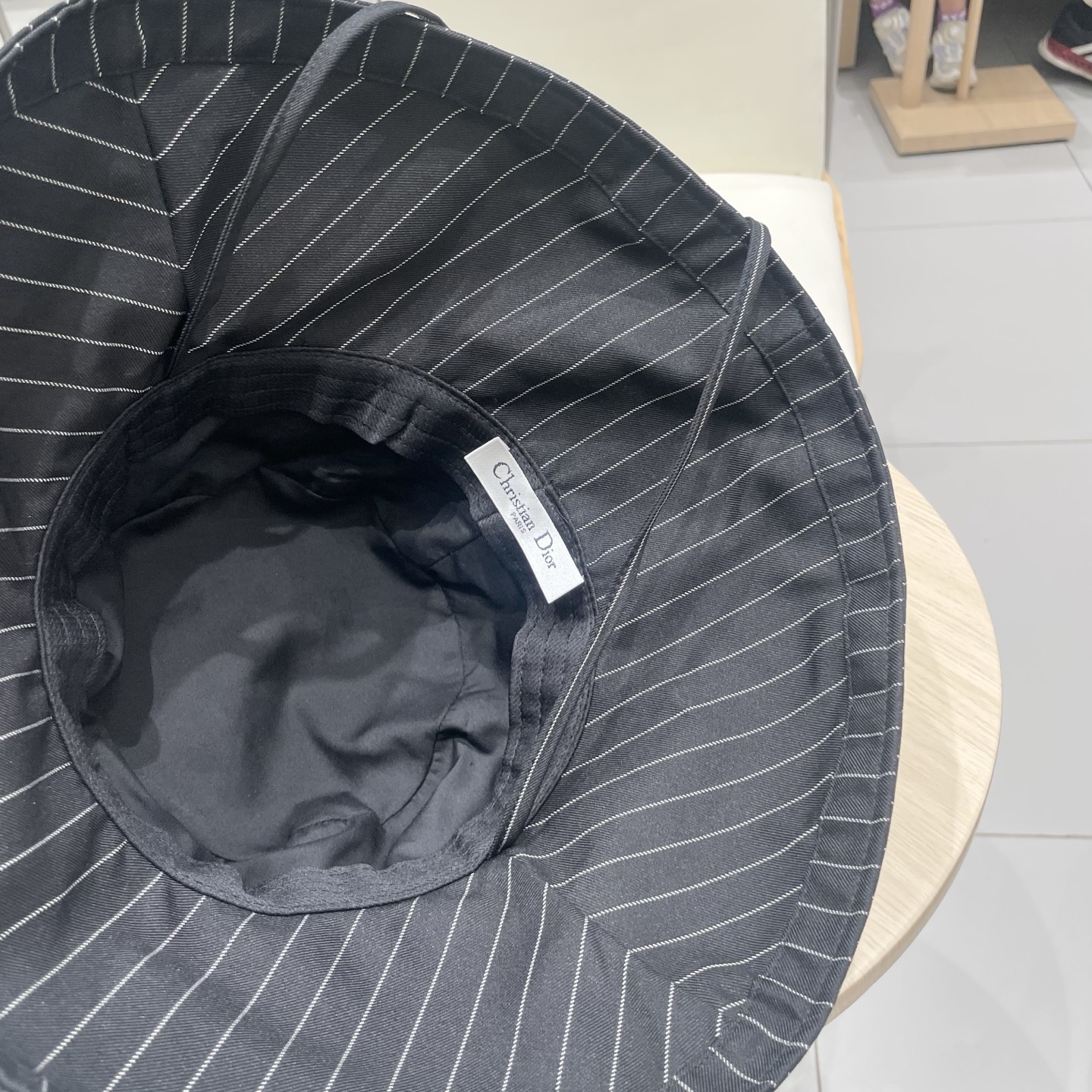  Dior迪奥帽子女2025新款春季小清新条纹渔夫帽出游遮阳防晒圆顶盆帽显脸小