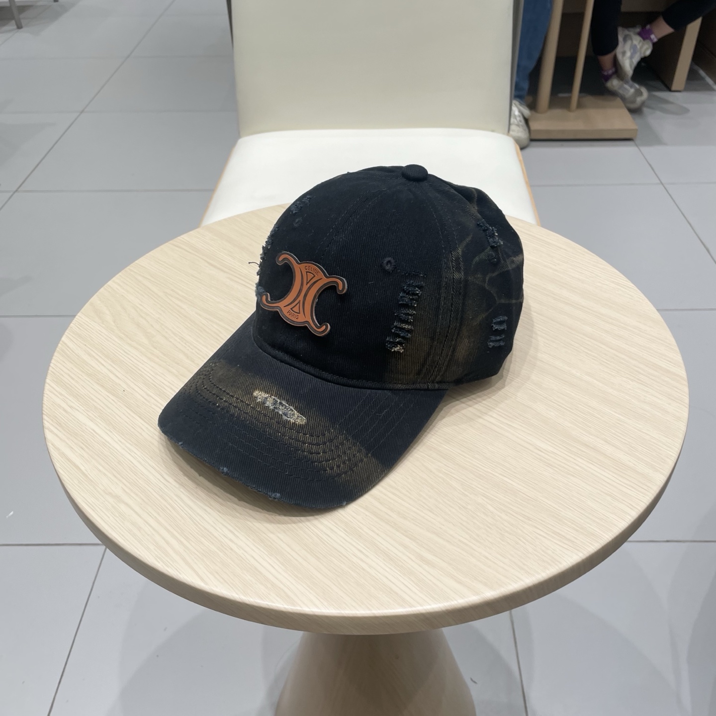  CELINE 塞琳 新款 🆕 棒球帽 🧢 
原单棒球帽 🧢原版1.1复刻 
面料轻盈透气。 💥
完美版