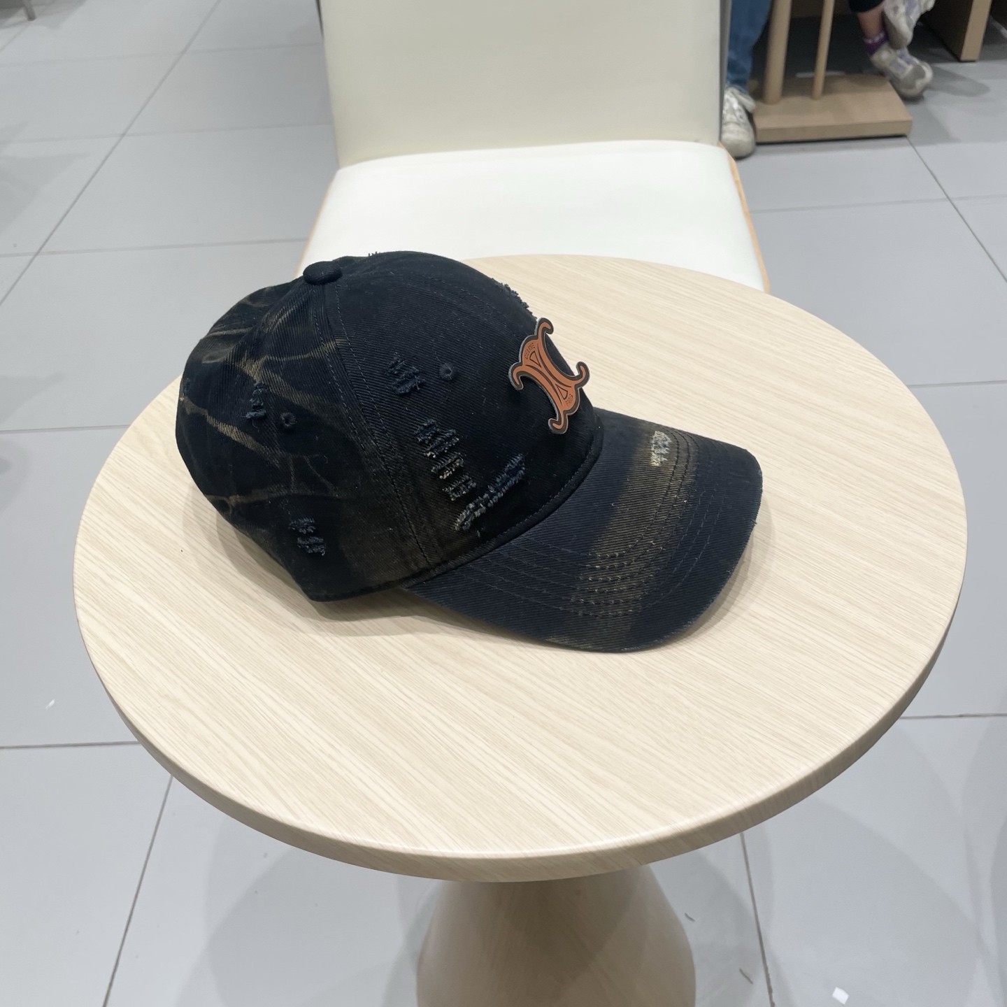  CELINE 塞琳 新款 🆕 棒球帽 🧢 
原单棒球帽 🧢原版1.1复刻 
面料轻盈透气。 💥
完美版