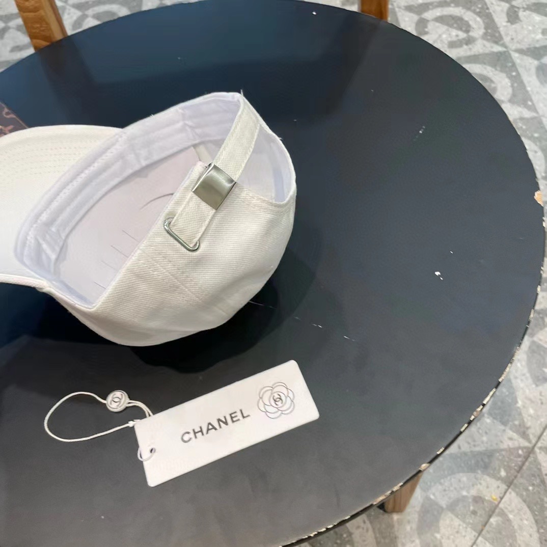  【CHANEL香奈儿】早春新款简约棒球帽，男女通用