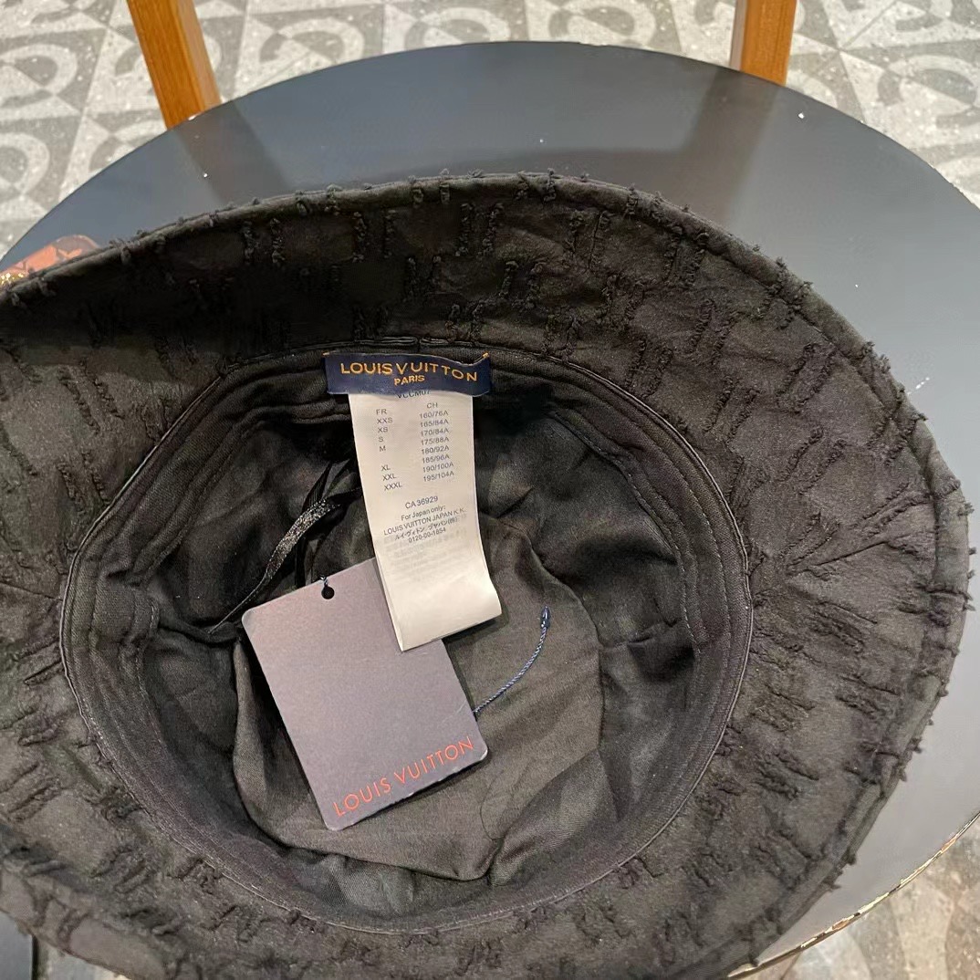   LV渔夫帽🧢新款路易威登满印渔夫帽🧢 火爆出货，百搭单品🥰随便搭配都很好看 质量超赞👍 时尚百搭