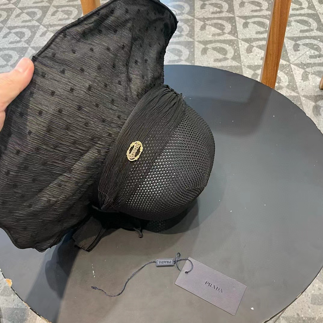 【PRADA普拉达】春夏款大沿蝴蝶结遮阳渔夫帽🌈
遮阳～更有质感的一款