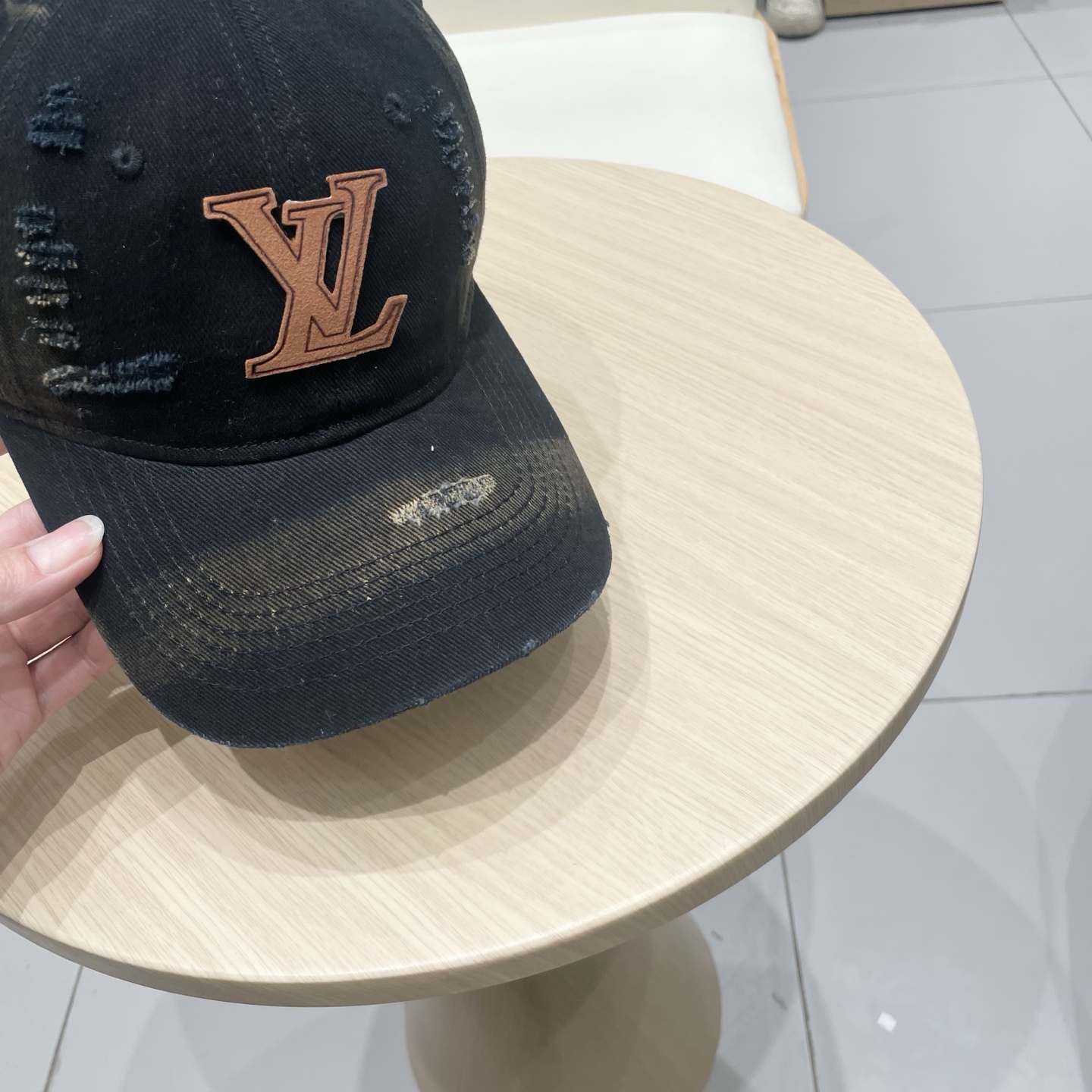  LV路易威登原单刺绣棒球帽  轻盈透气。完美版型，独家实物拍摄，男女适用