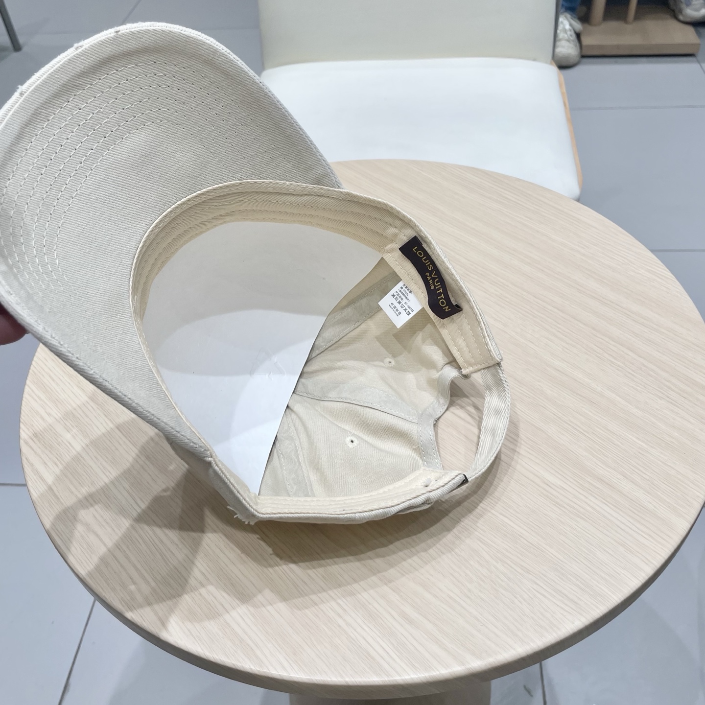  LV路易威登原单刺绣棒球帽  轻盈透气。完美版型，独家实物拍摄，男女适用