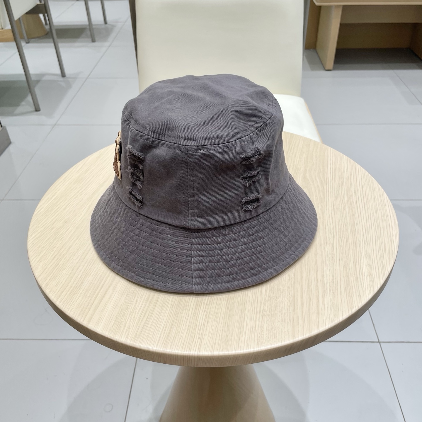 LV渔夫帽新款路易威登蝴蝶结渔夫帽🧢 火爆出货，百搭单品🥰随便搭配都很好看 质量超赞👍 时尚百搭