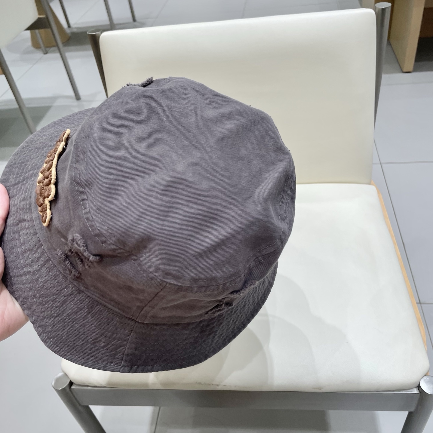  LV渔夫帽新款路易威登蝴蝶结渔夫帽🧢 火爆出货，百搭单品🥰随便搭配都很好看 质量超赞👍 时尚百搭