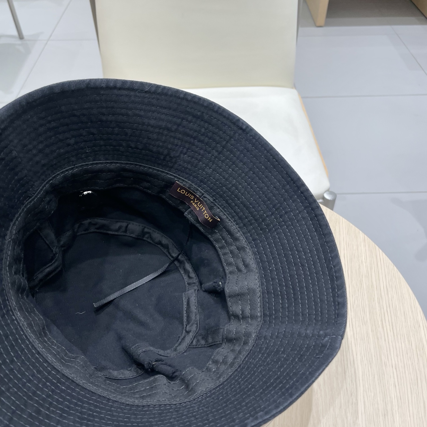  LV渔夫帽新款路易威登蝴蝶结渔夫帽🧢 火爆出货，百搭单品🥰随便搭配都很好看 质量超赞👍 时尚百搭