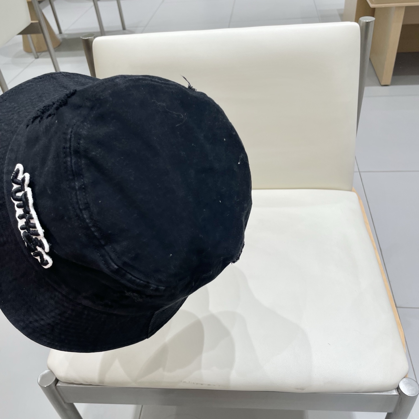  LV渔夫帽新款路易威登蝴蝶结渔夫帽🧢 火爆出货，百搭单品🥰随便搭配都很好看 质量超赞👍 时尚百搭