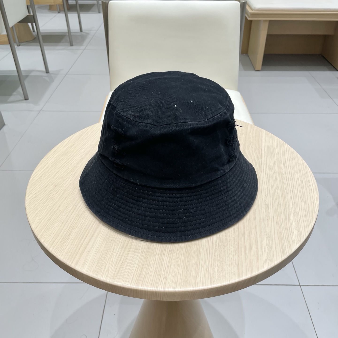  LV渔夫帽新款路易威登蝴蝶结渔夫帽🧢 火爆出货，百搭单品🥰随便搭配都很好看 质量超赞👍 时尚百搭