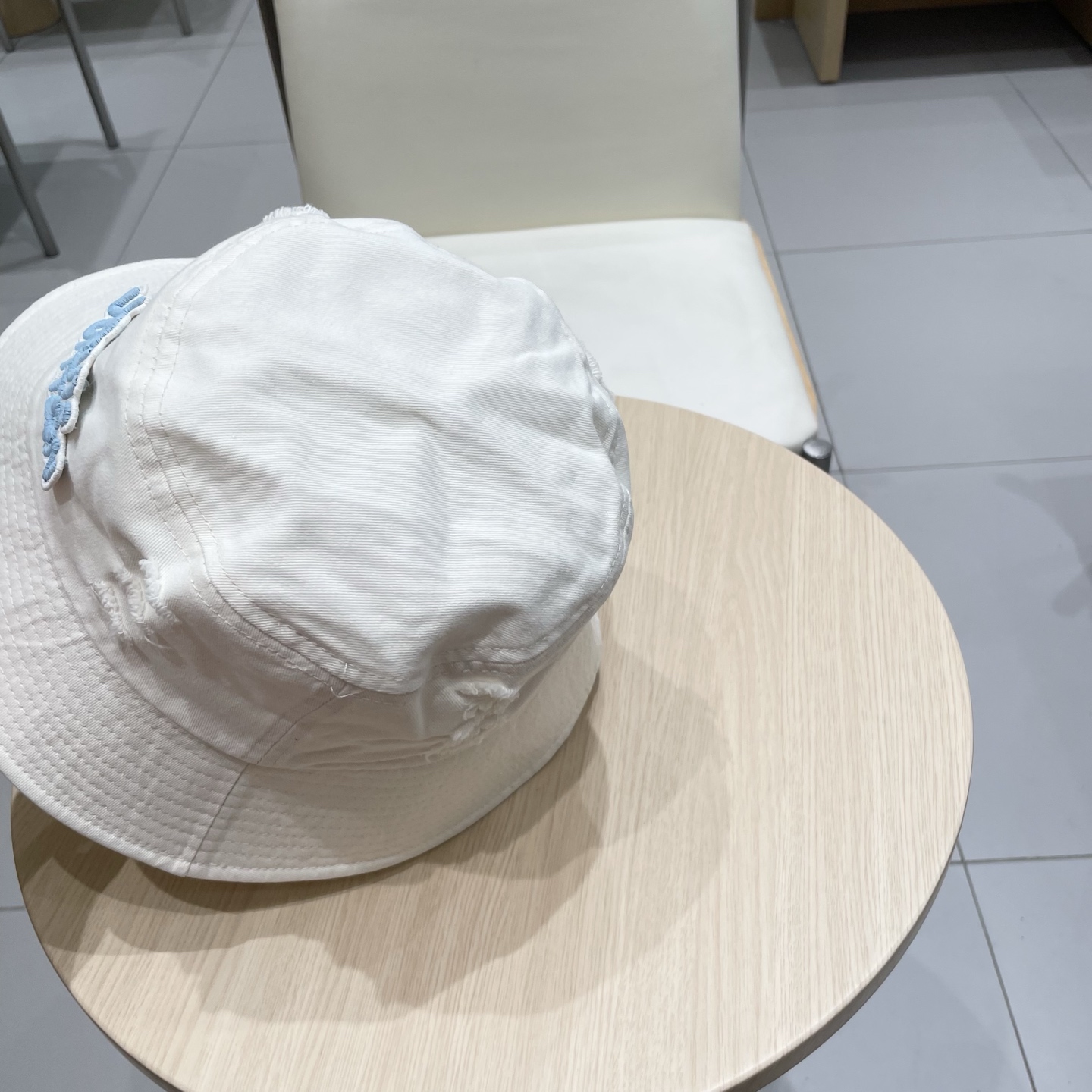  LV渔夫帽新款路易威登蝴蝶结渔夫帽🧢 火爆出货，百搭单品🥰随便搭配都很好看 质量超赞👍 时尚百搭