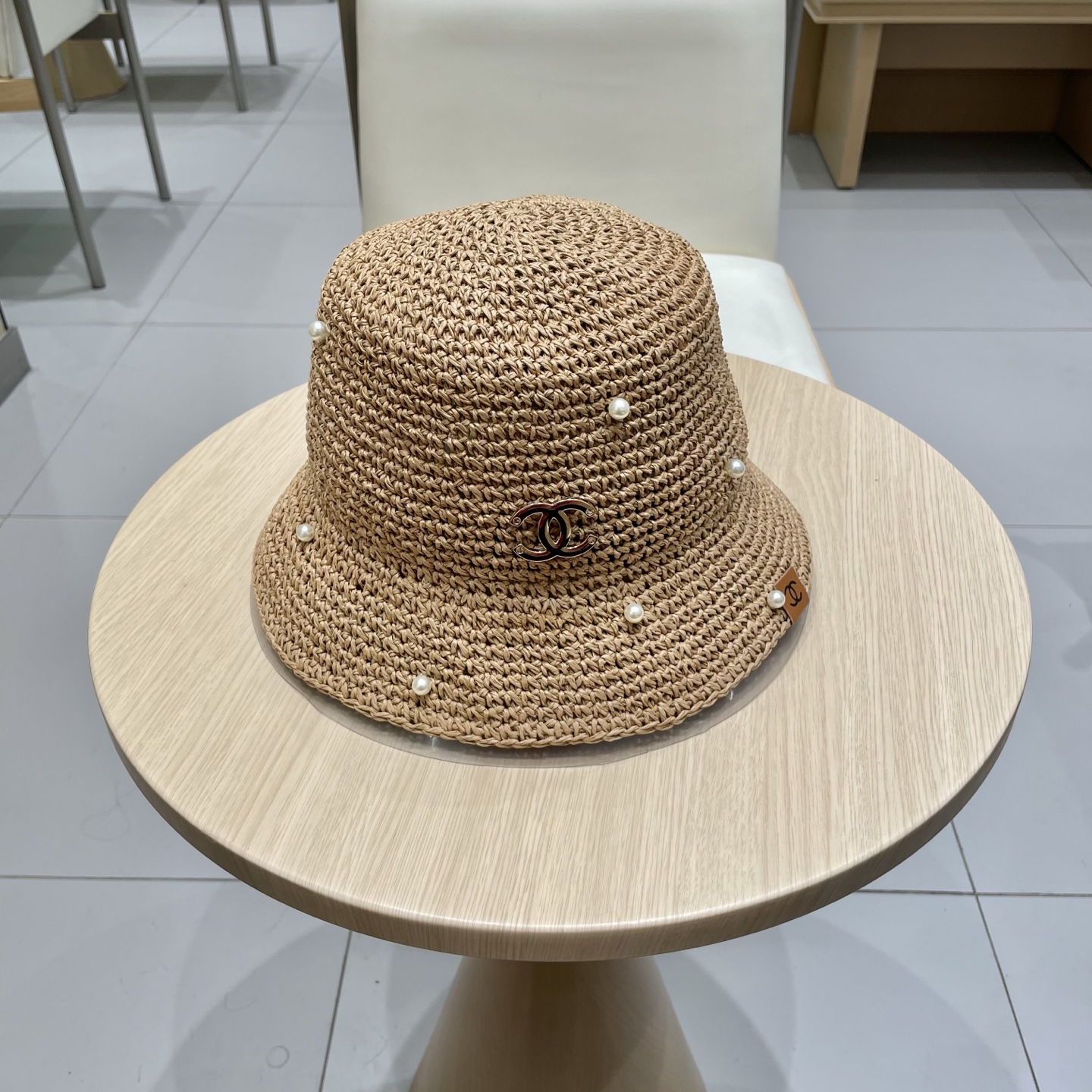chane香奈儿l2025洋气百搭珍珠手工草帽遮脸防晒渔夫帽出游逛街防紫外线盆帽