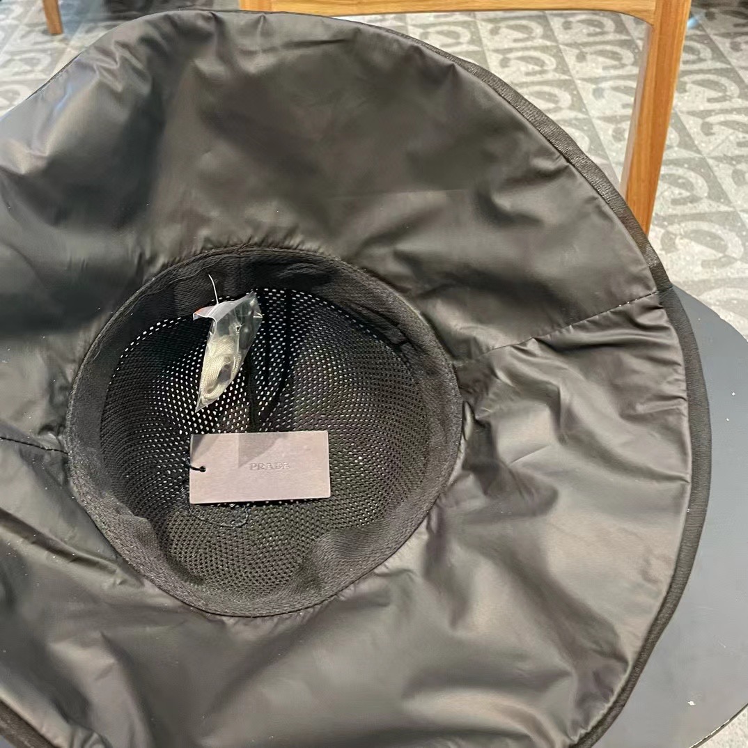  PRADA普拉达 新款大帽檐遮阳帽，渔夫帽，小红书网红爆款 防紫外线大檐遮脸防晒太阳渔夫帽