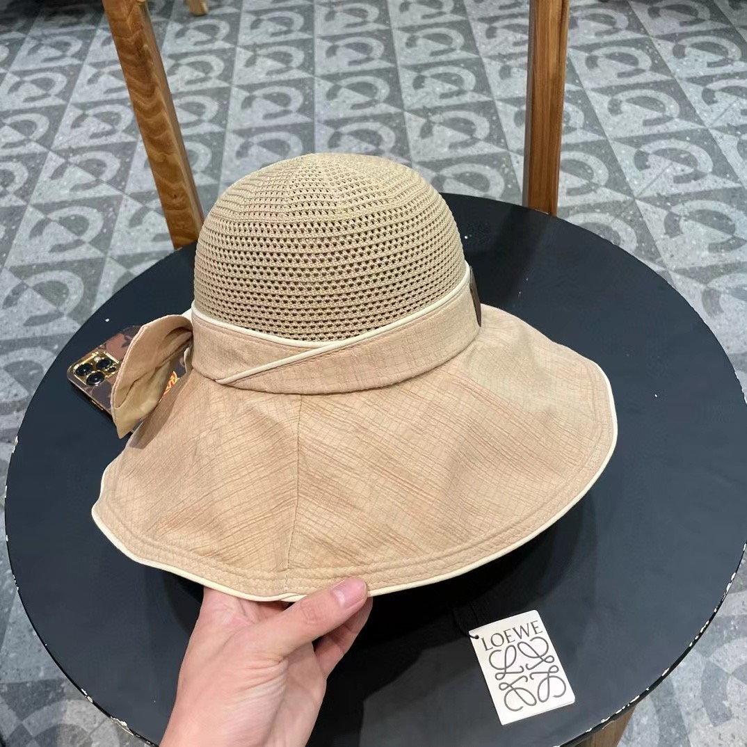  LOEWE罗意威防晒帽女新款渔夫帽防紫外线大帽檐夏季遮阳帽子大头围，方便携带