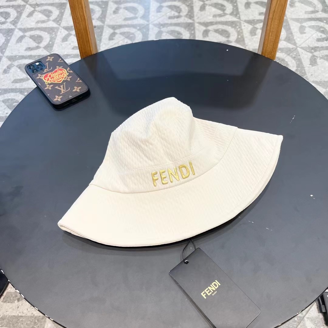 NO:222035,Fendi new straw hat, fisherman hat, high-end custom style, running meter king, women's head circumference is about 57cm hat, fisherman hat baseball hat knit hat, hat, fendi, espadrilles, hats19860909芬迪新款草帽,渔夫帽,高级定制款,跑量王,女款头围57cm左右帽子渔夫帽棒球帽针织帽,帽子,fendi,espadrilles,hats,hat