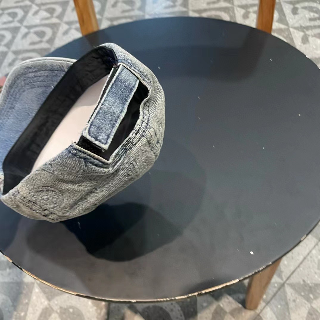   LV路易威登官网同步高版本 新款牛仔棒球帽
火爆技术升级，洗水牛仔风街头风十足
更符合现在时尚小哥哥