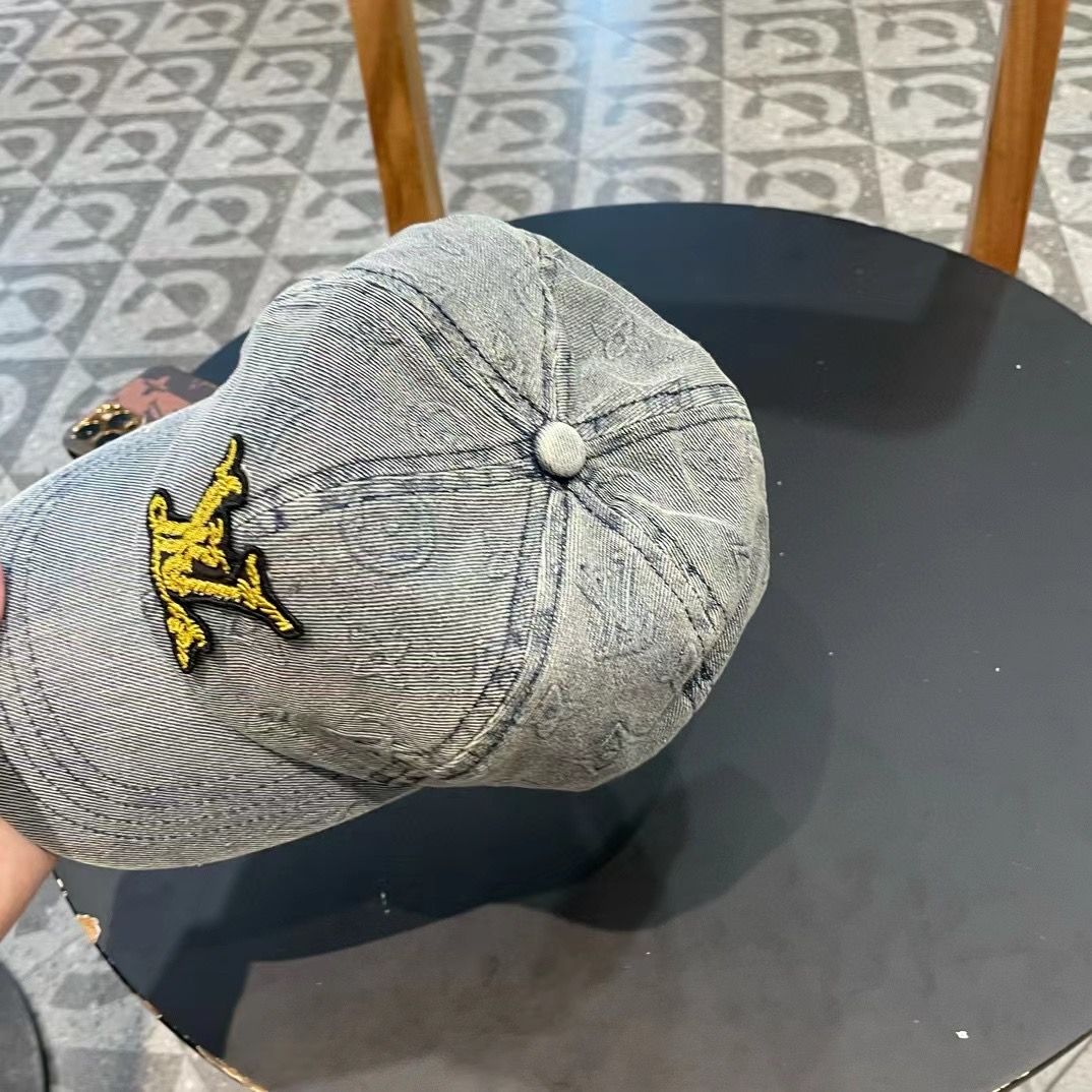   LV路易威登官网同步高版本 新款牛仔棒球帽
火爆技术升级，洗水牛仔风街头风十足
更符合现在时尚小哥哥