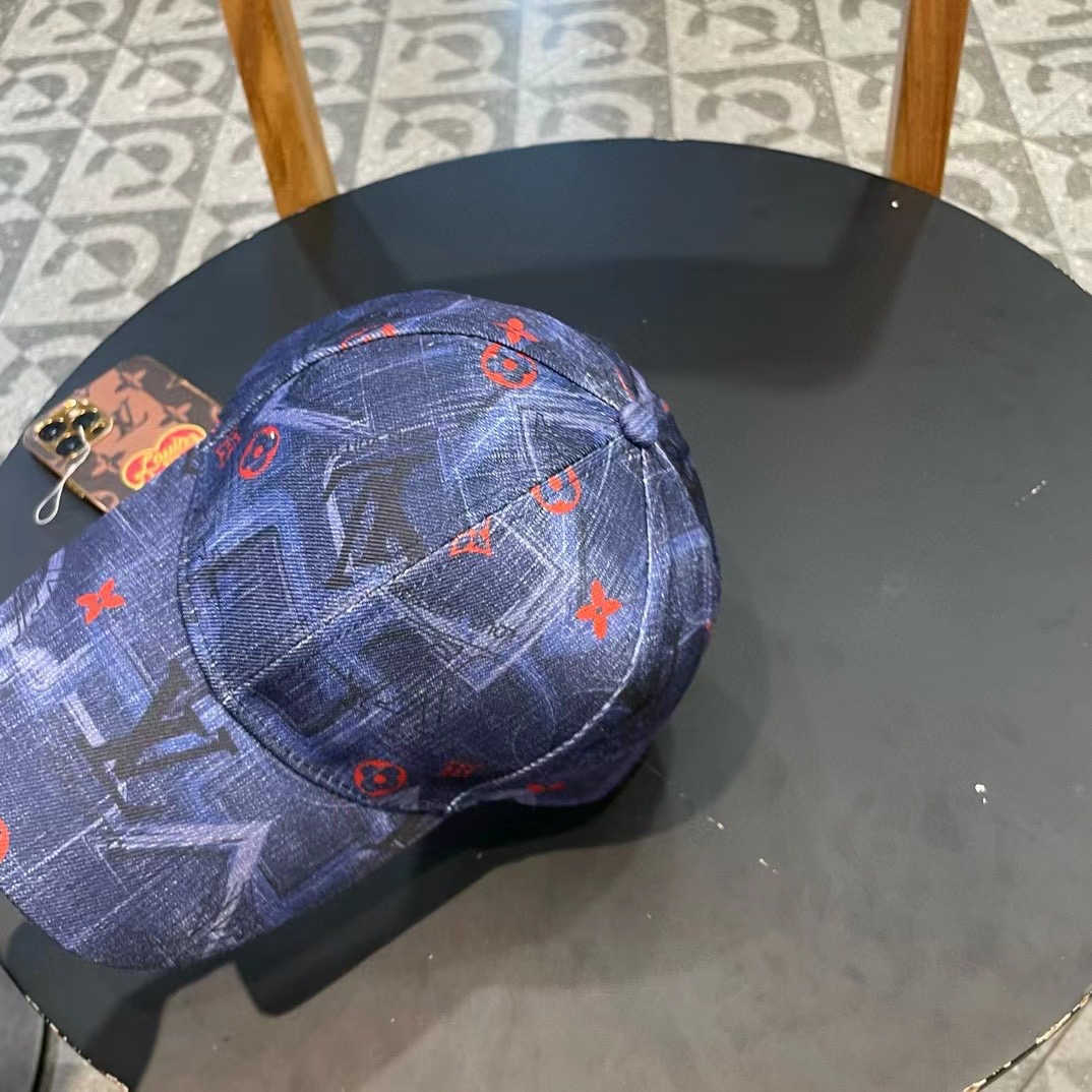  路易威登棒球帽LouisVuitton👒😍新款LV棒球帽，重工打造♥完美刺绣，高端大气，百搭款🤗男女通