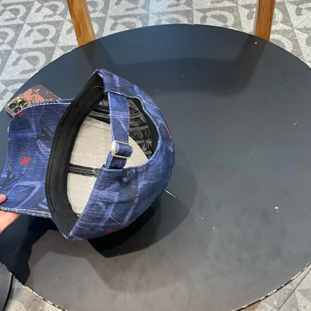  路易威登棒球帽LouisVuitton👒😍新款LV棒球帽，重工打造♥完美刺绣，高端大气，百搭款🤗男女通