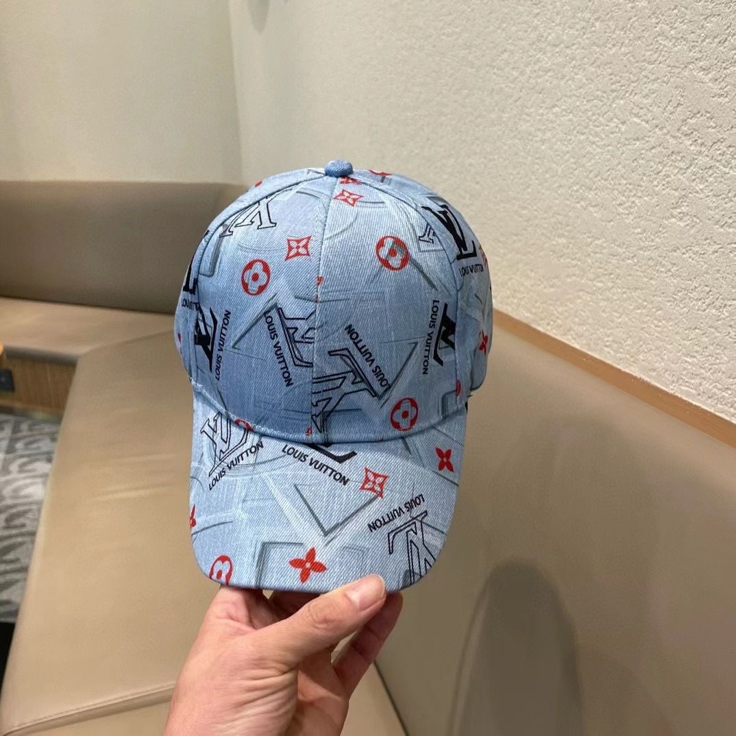  路易威登棒球帽LouisVuitton👒😍新款LV棒球帽，重工打造♥完美刺绣，高端大气，百搭款🤗男女通