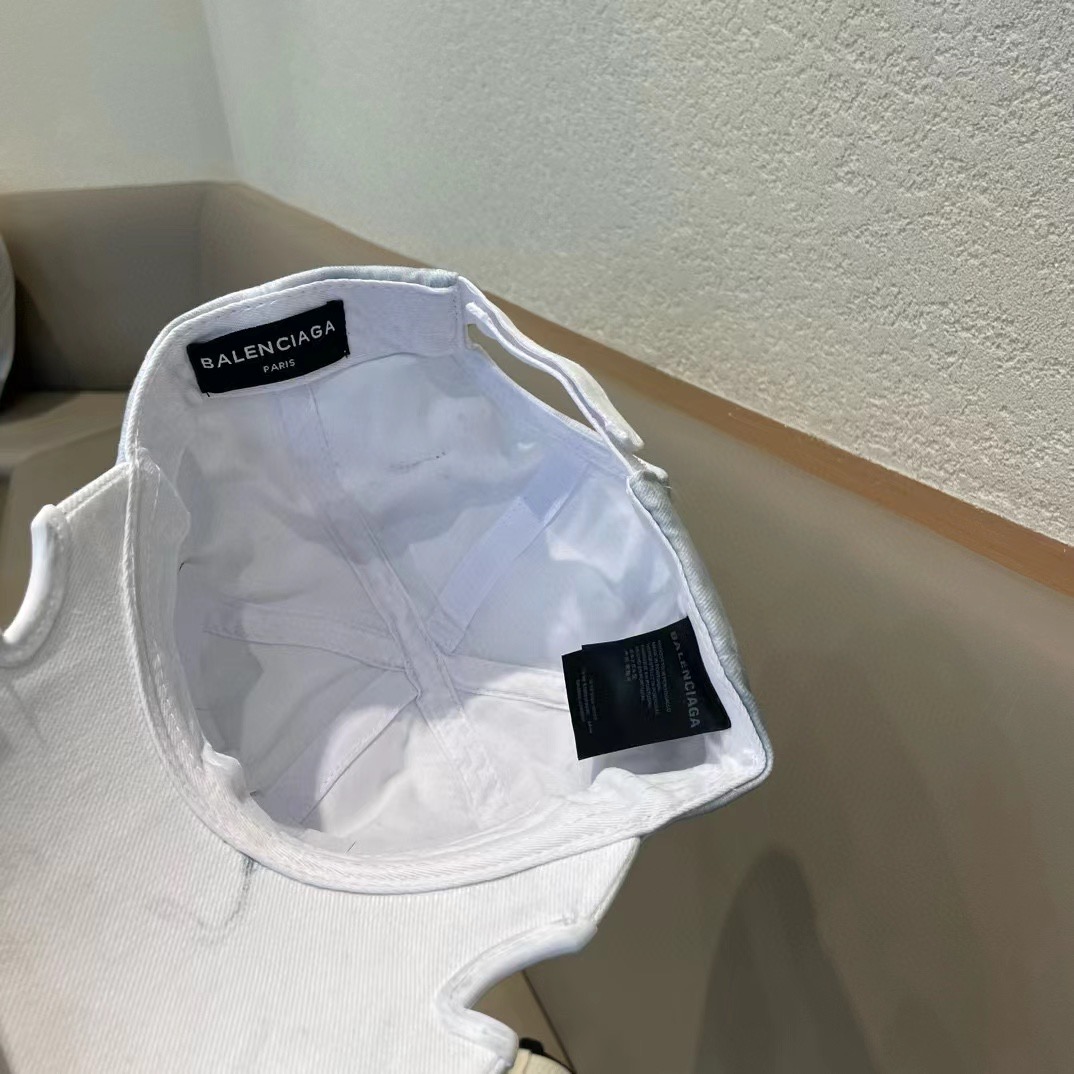  新品Balenciaga巴黎世家新款棒球帽
现货秒发🧢简约时尚超级无敌好看的帽子！情侣款！原单货比起其