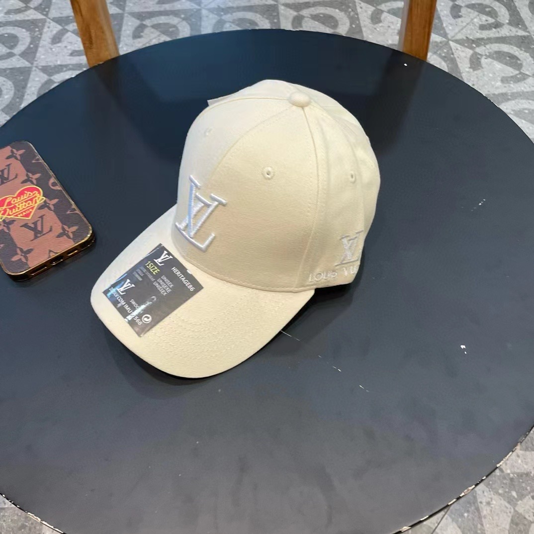  路易威登棒球帽LouisVuitton🧢  
LV棒球帽，简约大气，经典老花，男女用