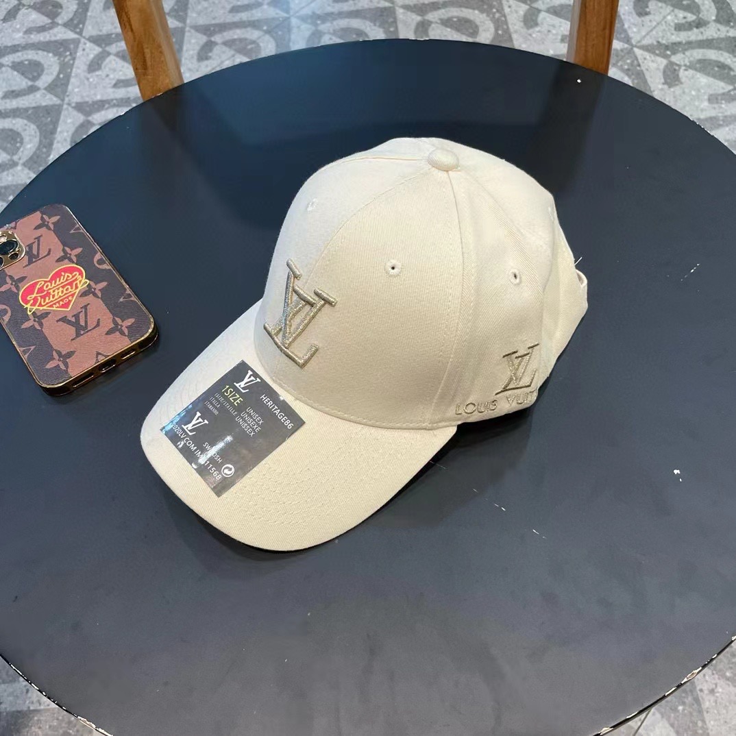  路易威登棒球帽LouisVuitton🧢  
LV棒球帽，简约大气，经典老花，男女用