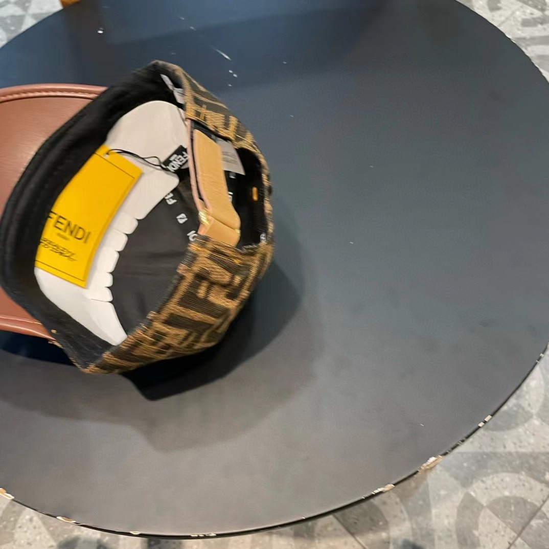   FENDI芬迪 老花系列棒球帽🧢 经典FF中古单品，气质穿搭单品，质量杠杠强