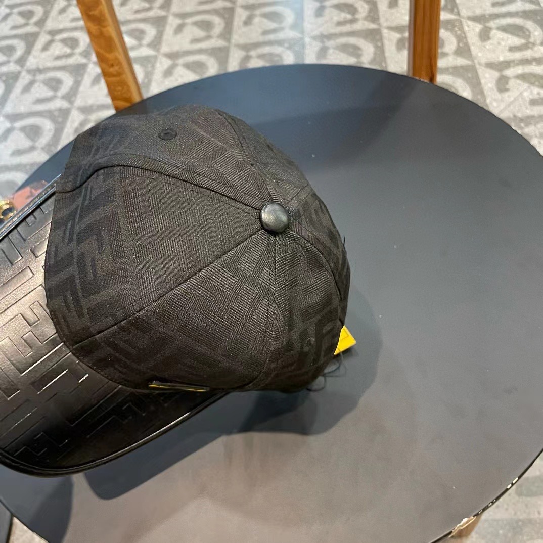   FENDI芬迪 老花系列棒球帽🧢 经典FF中古单品，气质穿搭单品，质量杠杠强