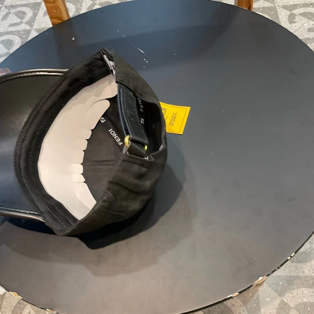   FENDI芬迪 老花系列棒球帽🧢 经典FF中古单品，气质穿搭单品，质量杠杠强