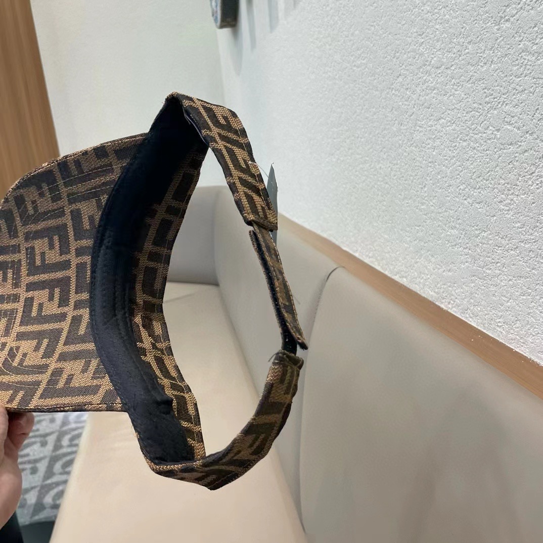  FENDI 芬迪 时装棒球帽新款 流行趋势 喜欢看到收哦 🥰质量超赞哦