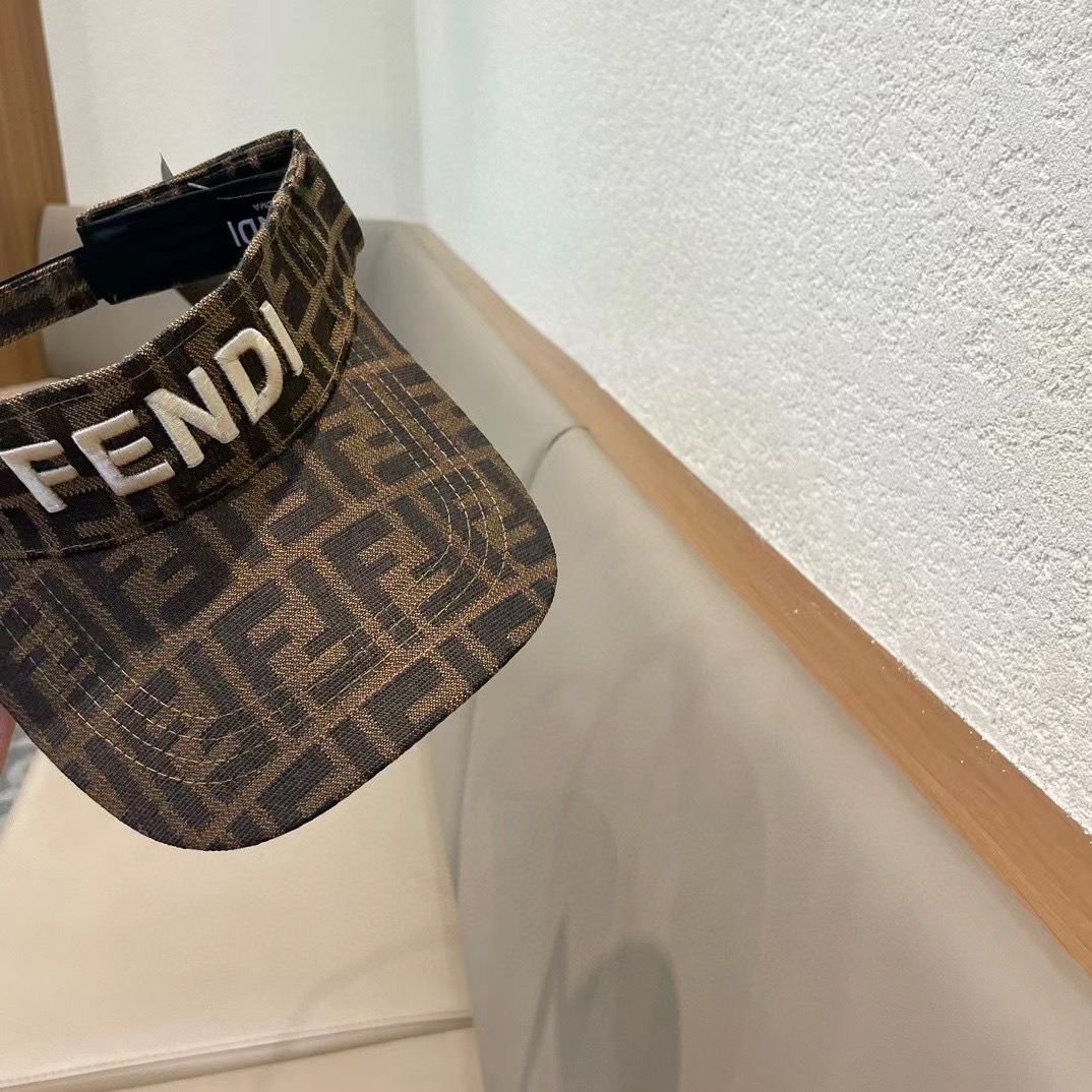 FENDI 芬迪 时装棒球帽新款 流行趋势 喜欢看到收哦 🥰质量超赞哦