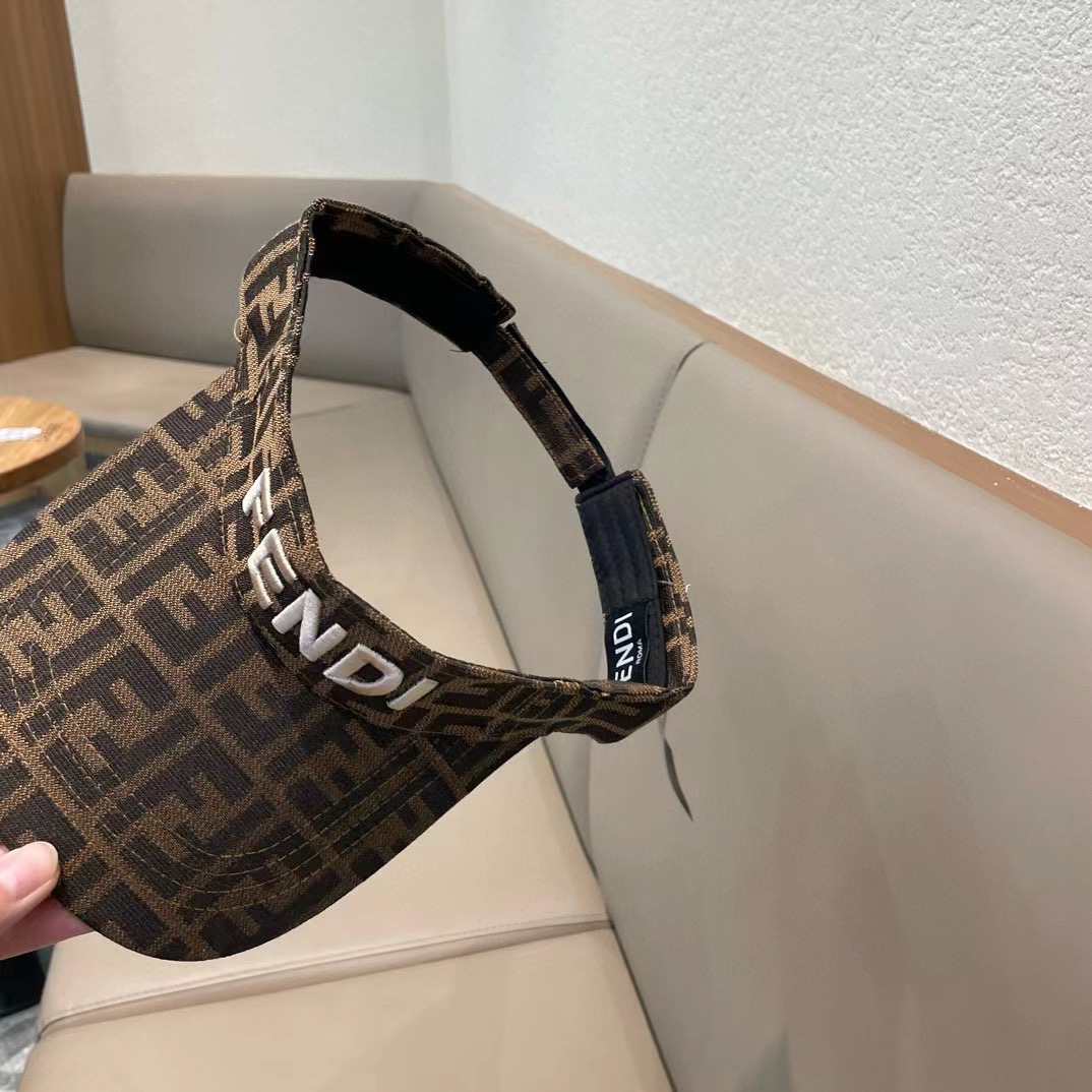  FENDI 芬迪 时装棒球帽新款 流行趋势 喜欢看到收哦 🥰质量超赞哦