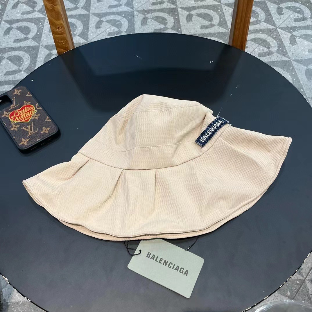 NO:226174,Balenciaga's new cowboy fisherman's cowboy fisherman's hat is really a versatile item!  It's a happy hat, straw hat, fisherman's hat, baseball hat, hat, balenciaga, espadrilles, hats19860909巴黎世家新款洗水牛仔渔夫 牛仔渔夫帽真的是百搭单品！随意搭都有范儿～ 简直是不想洗头星人的快乐帽子草帽渔夫帽棒球帽,帽子,balenciaga,espadrilles,hats,hat