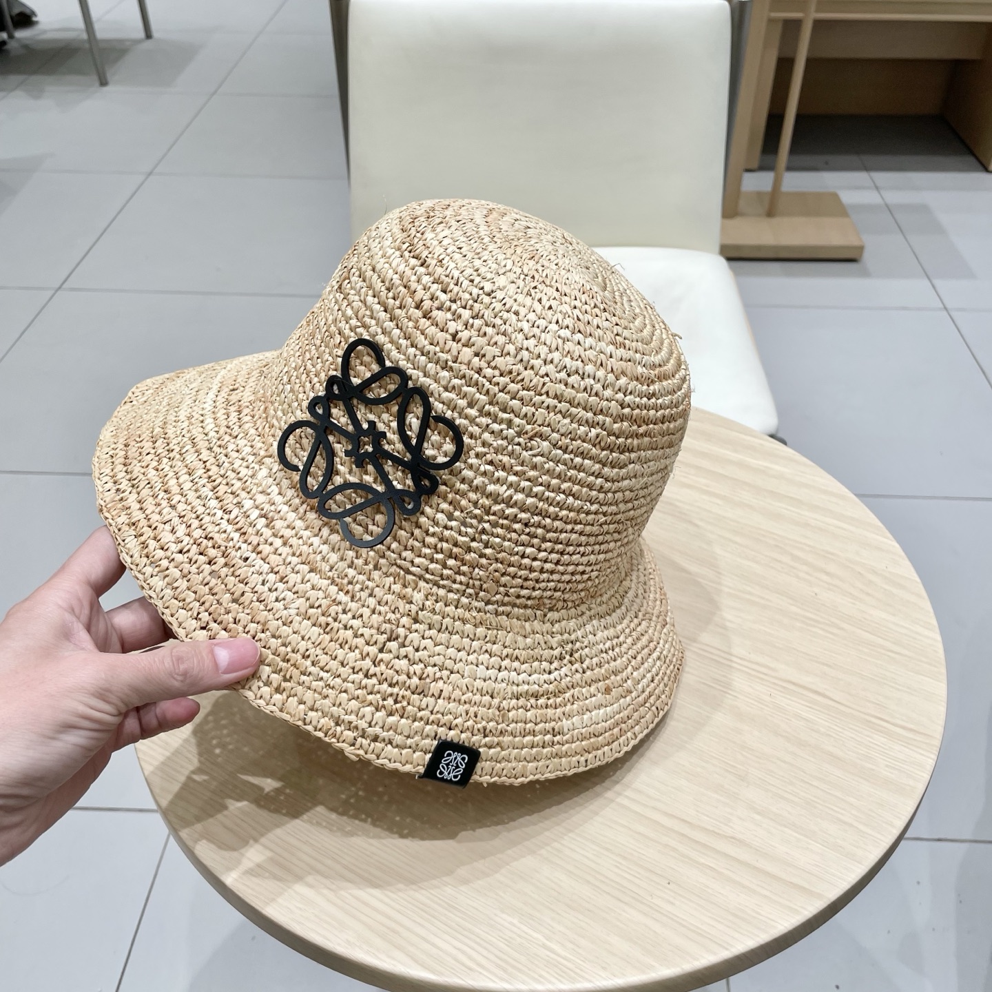  Loewe罗意威 春夏新品草编帽🎩  【升级版❗️今年重工提升采用进口细小拉菲草 编织而成 ， 买过拉