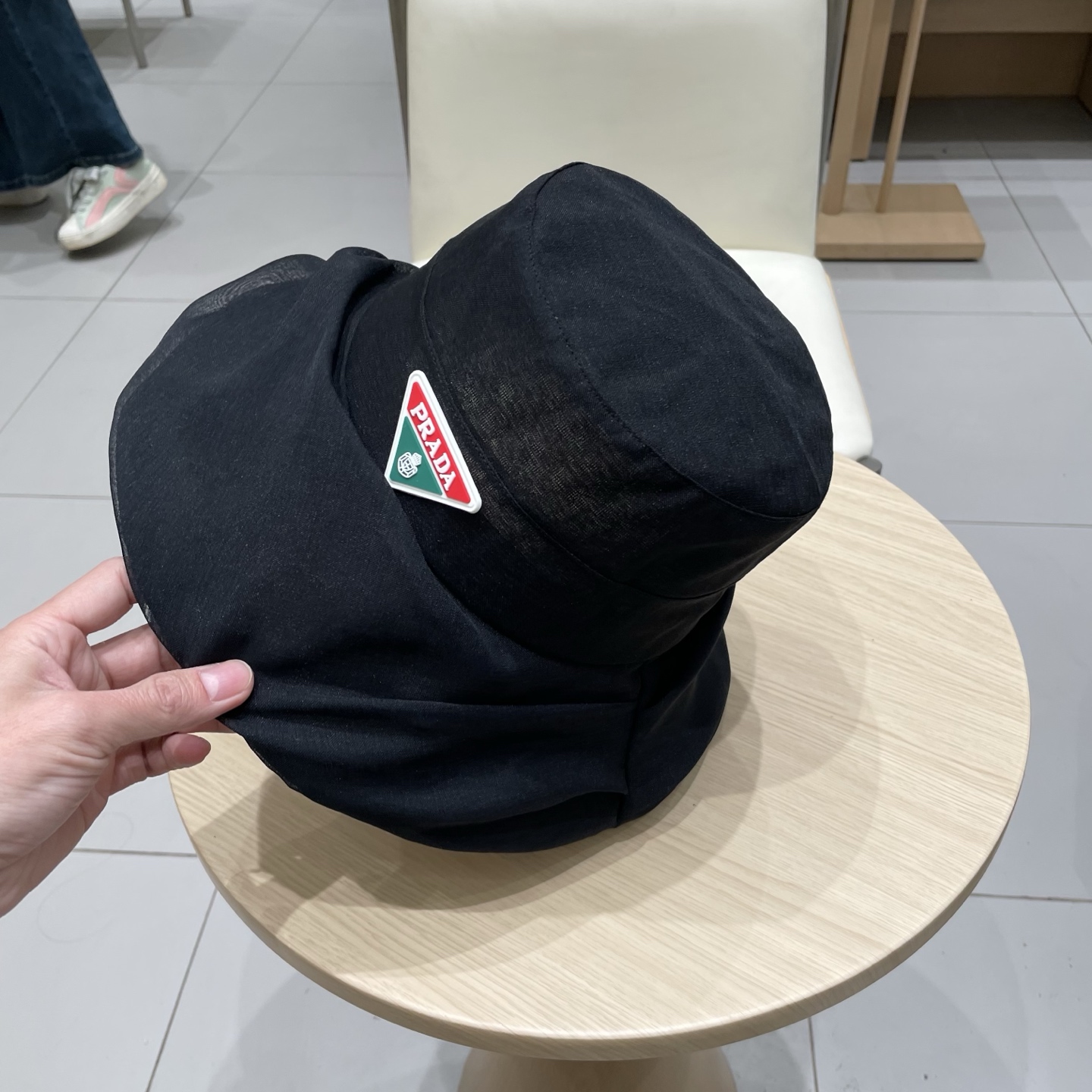 普拉达Prada褶皱云纱短檐渔夫帽子女夏季时尚气质逛街遮阳帽出游户外防晒盆帽