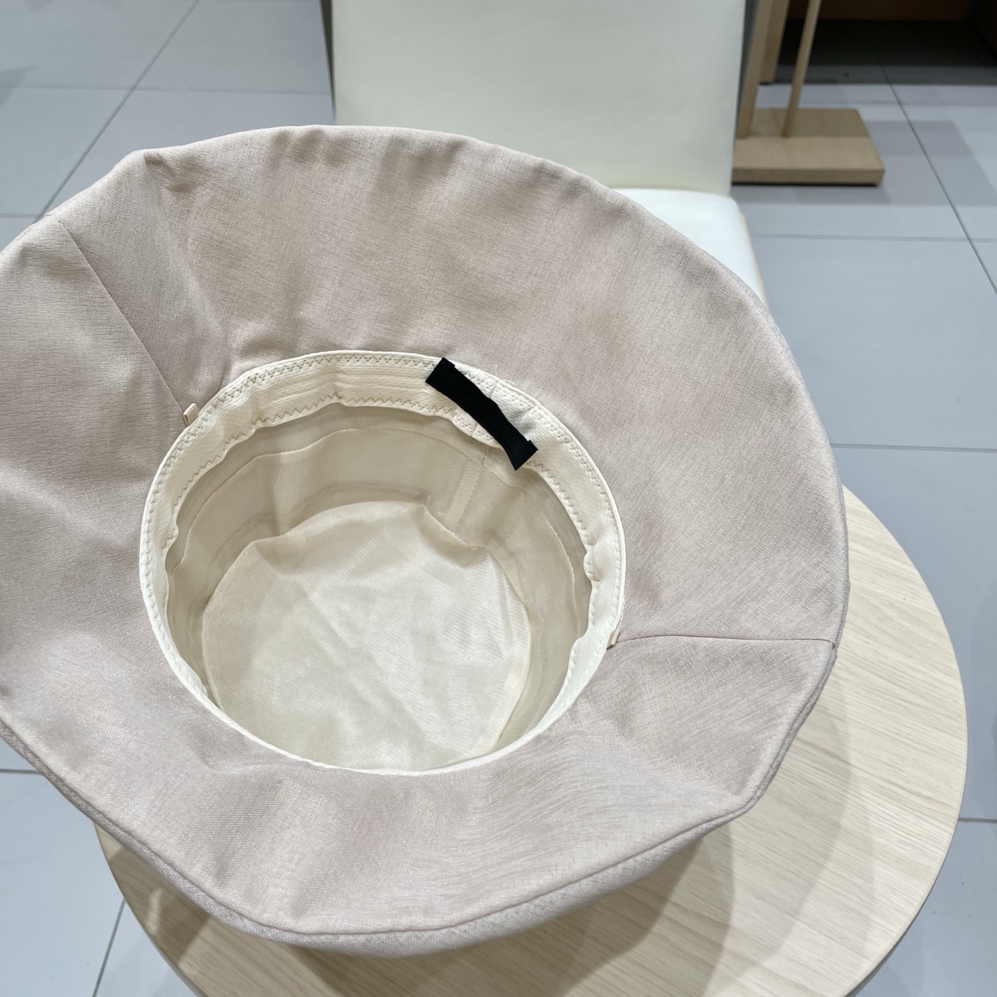 普拉达Prada褶皱云纱短檐渔夫帽子女夏季时尚气质逛街遮阳帽出游户外防晒盆帽