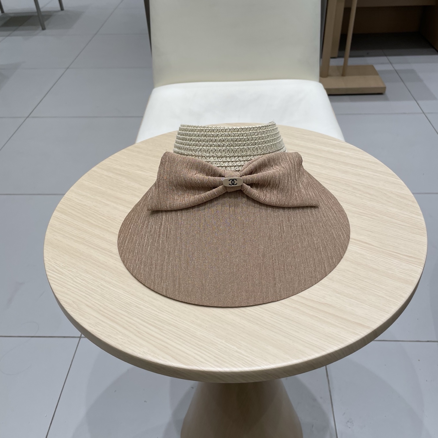 NO:221794,Chanel Chanel new bow empty top hat women summer large brim sun protection hat splicing mixed versatile travel sun hat hat fisherman hat baseball hat knit hat, hat, chanel, chanel, espadrilles, hats19860909chanel香奈儿新款蝴蝶结空顶帽女士夏季大檐遮阳防晒帽拼接混编百搭出游太阳帽帽子渔夫帽棒球帽针织帽,帽子,chanel,chanel,espadrilles,hats,hat