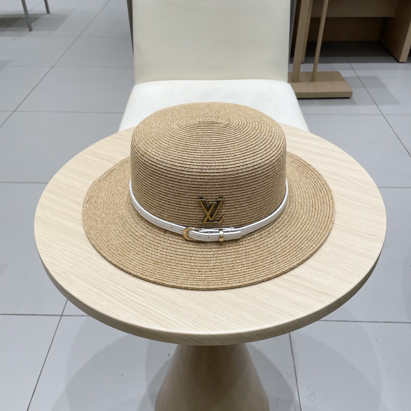 NO:221807,New!  Louis Vuitton Spring and Summer Sunshade Straw Hat Women Fashion versatile belt buckle top hat British retro style small brim flat top hat fisherman hat baseball hat knit hat, hat, louis vuitton, louis vuitton, espadrilles,hats19860909上新！路易威登 LouisVuitton春夏季遮阳防晒草帽女时尚百搭皮带扣礼帽英伦复古风小檐平顶帽子帽子渔夫帽棒球帽针织帽,帽子,louis vuitton,louis vuitton,espadrilles,hats,hat