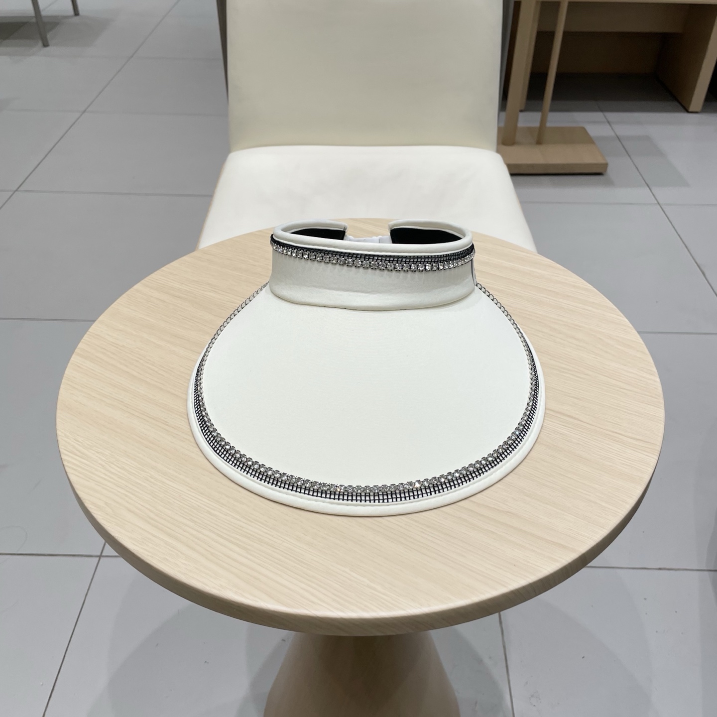 芬迪春夏新款老花空顶帽，爆款！高档宽边发箍空顶，高颜值遮阳神器