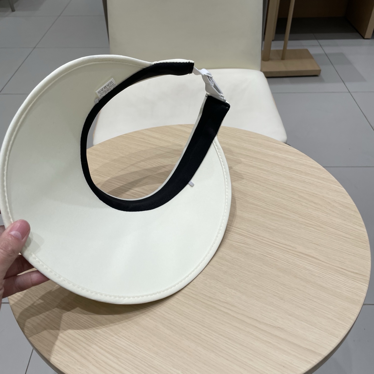 芬迪春夏新款老花空顶帽，爆款！高档宽边发箍空顶，高颜值遮阳神器