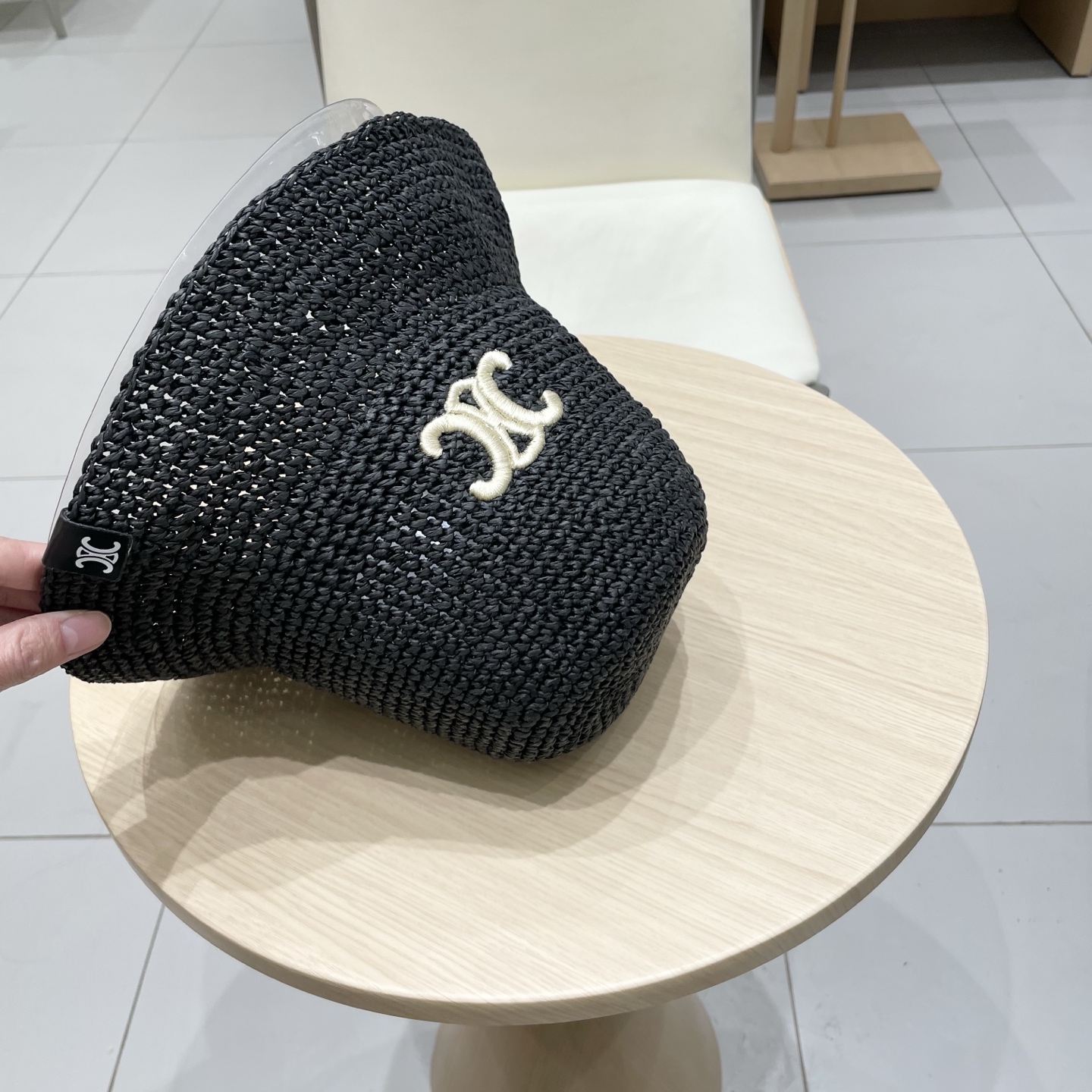 celine塞琳女款2025新款凯旋门拉菲草渔夫帽女夏季透气防晒帽度假沙滩