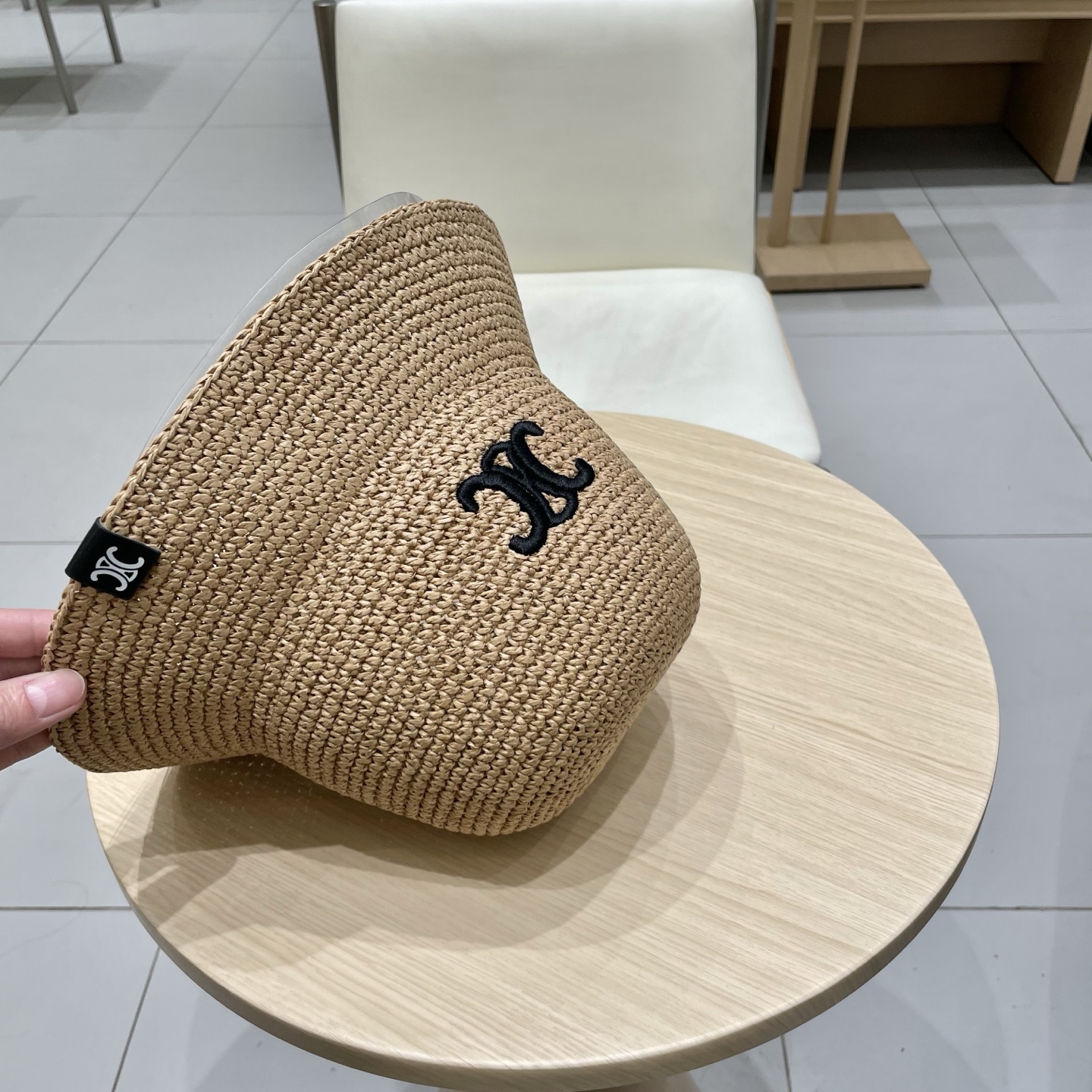 celine塞琳女款2025新款凯旋门拉菲草渔夫帽女夏季透气防晒帽度假沙滩